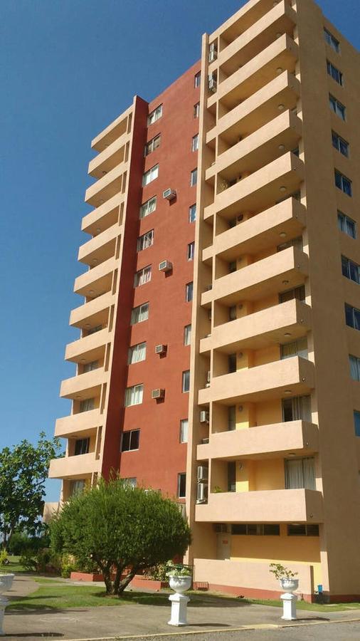Turtle Towers Aparthotel Ocho Rios Bagian luar foto